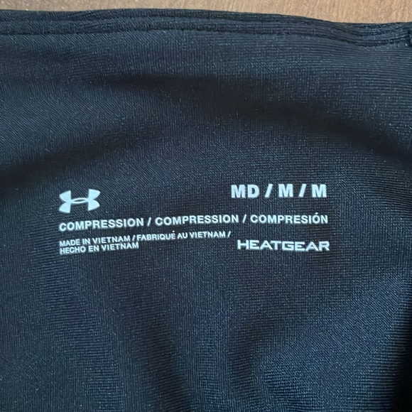 Under Armour compression 3/4 fitness leggings. - Picture 2 of 7